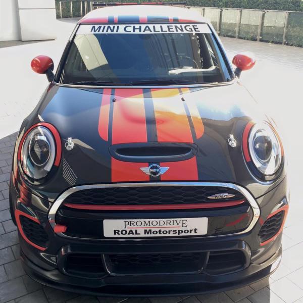 Mini John Cooper Works Challenge - Vista frontale complessiva